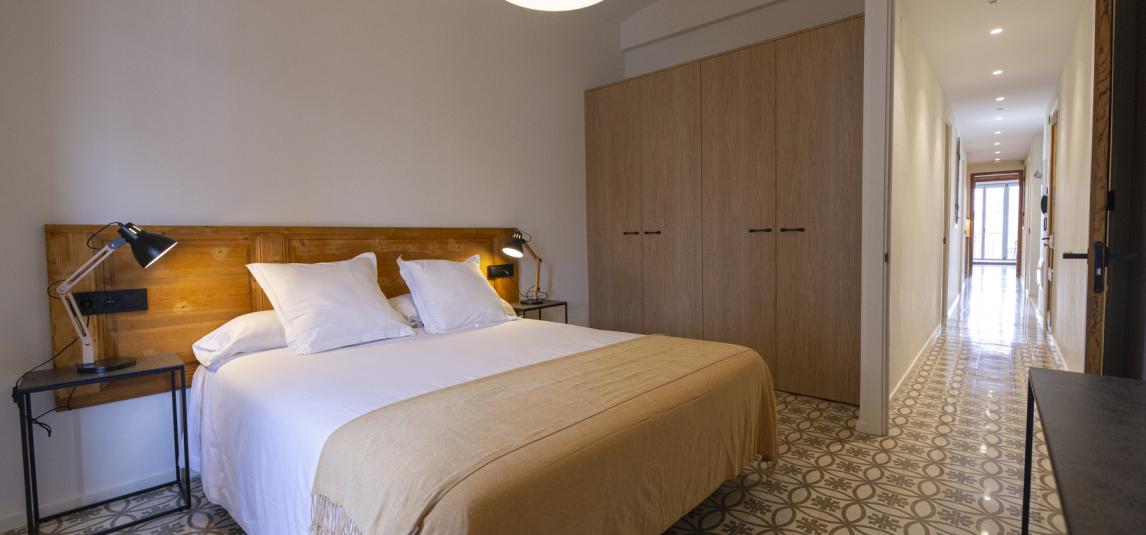 Book an extended stay in the center of Girona!