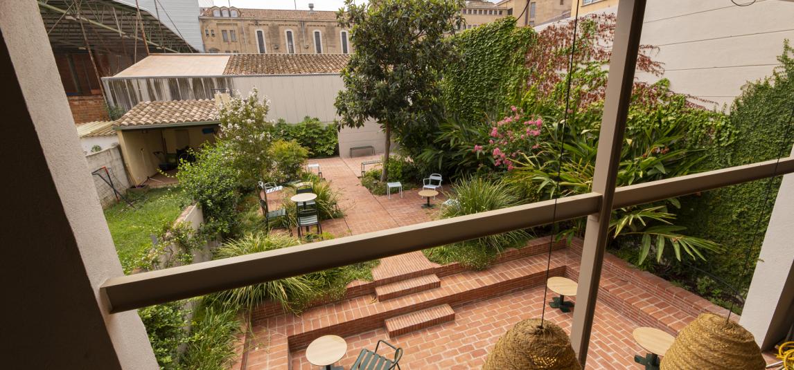 Book an extended stay in the center of Girona!